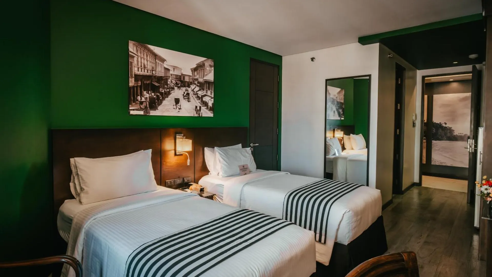 ****  1898 Hotel Colonia En Las Filipinas Makati City Filippine
