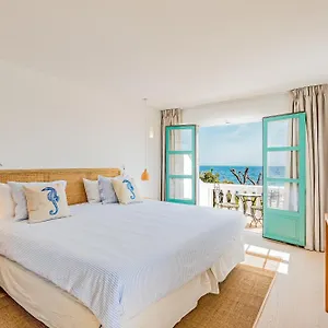 The Sea Club Bed and breakfast
